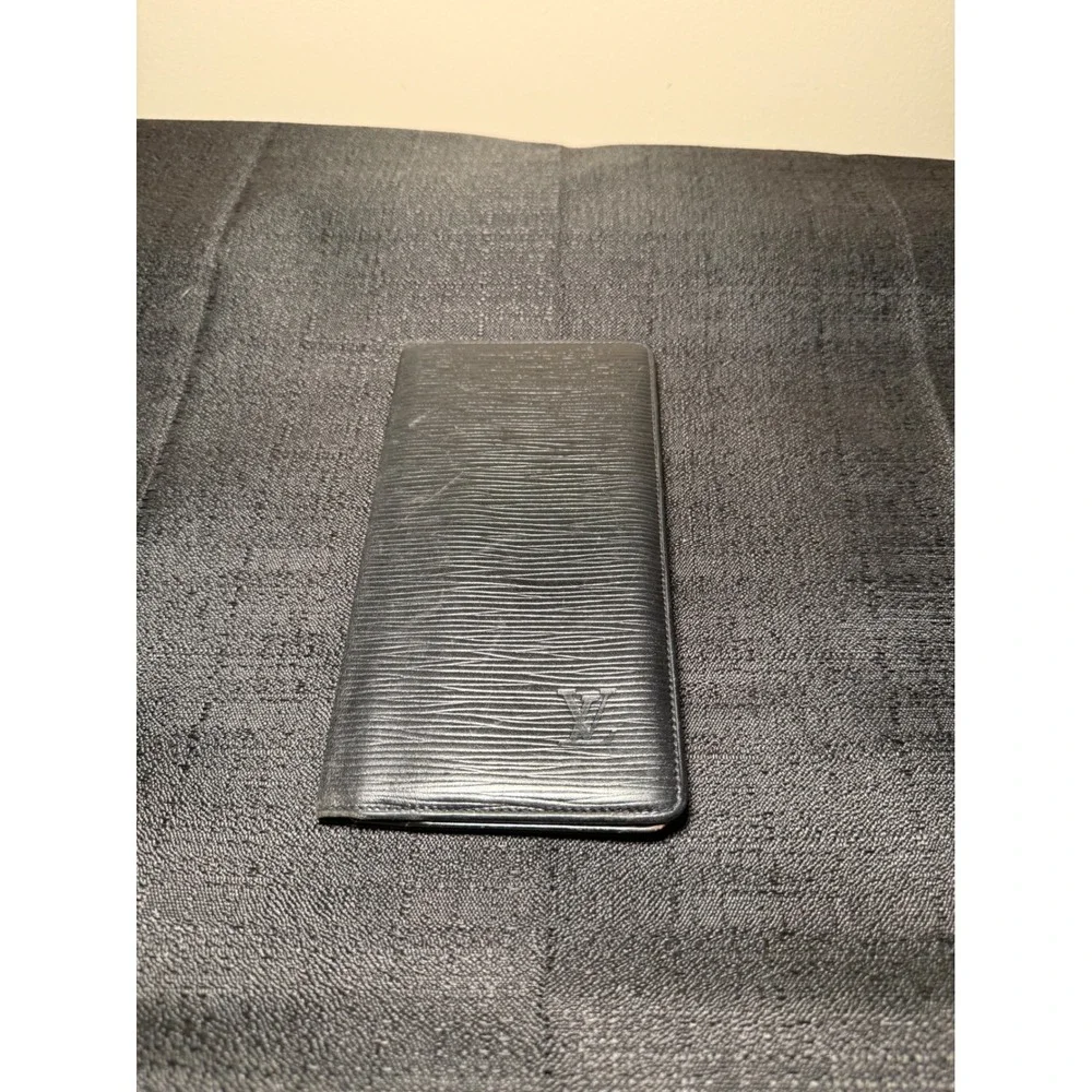 Louis Vuitton Brazza Wallet Black Epi Leather Long Bifold Mens Wallet